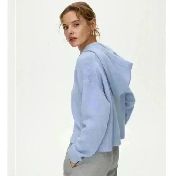 Aritzia The Group Babaton Luxe 100% Cashmere Hoodie Pullover Pastel Blue Size M - Picture 6 of 10